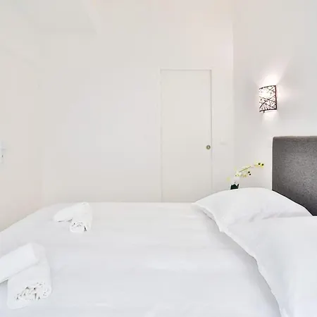 Jolie Pres Du Metro Apartment