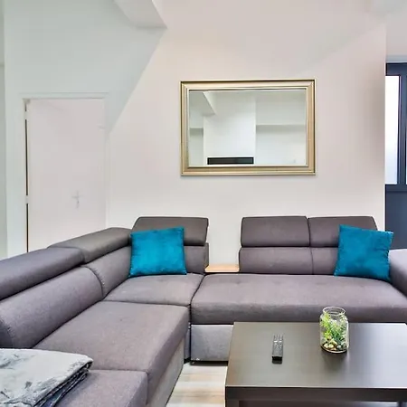 Apartment Jolie Pres Du Metro