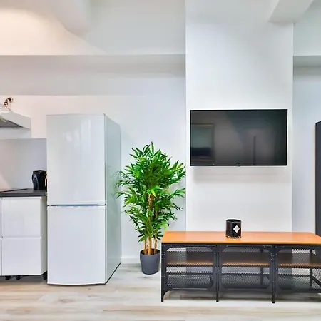 Jolie Pres Du Metro Apartment
